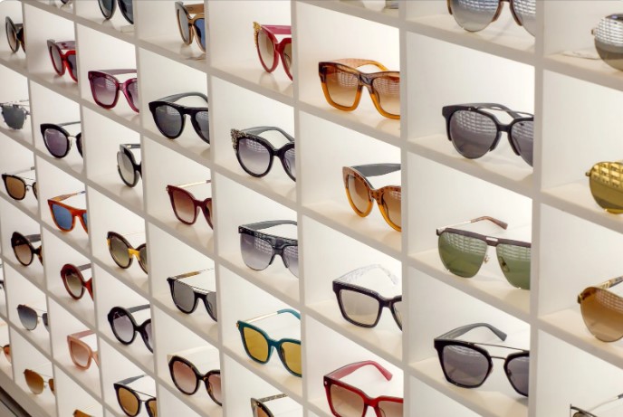 Где выгодно купить очки оптом в Украине: топовые советы для предпринимателей